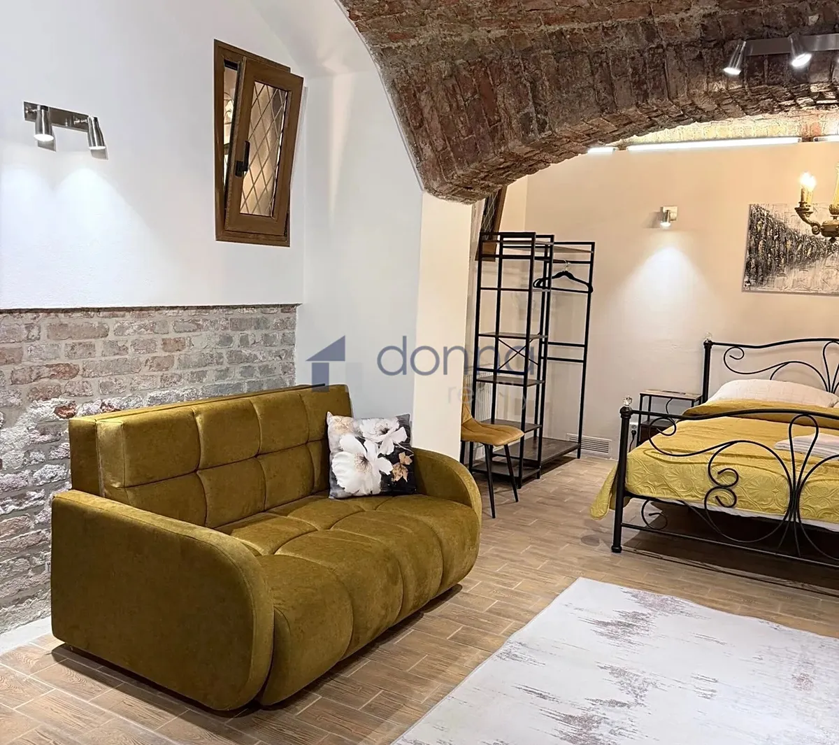 Pronájem bytu 1+kk 94 m²